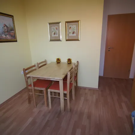 Apartment 488